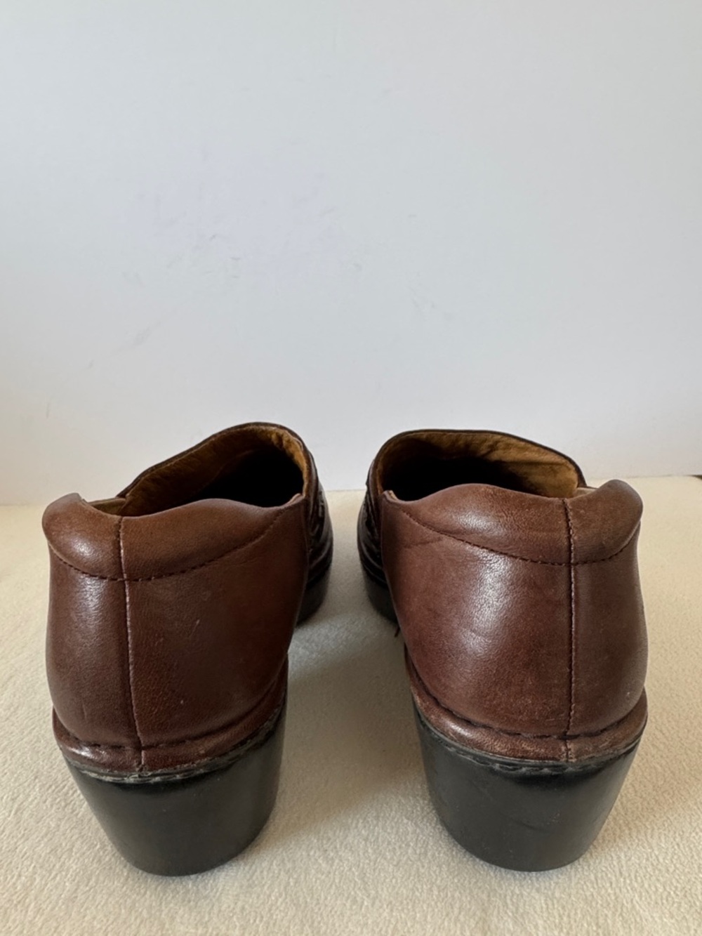 Ariat clogs - Picture 4 of 9